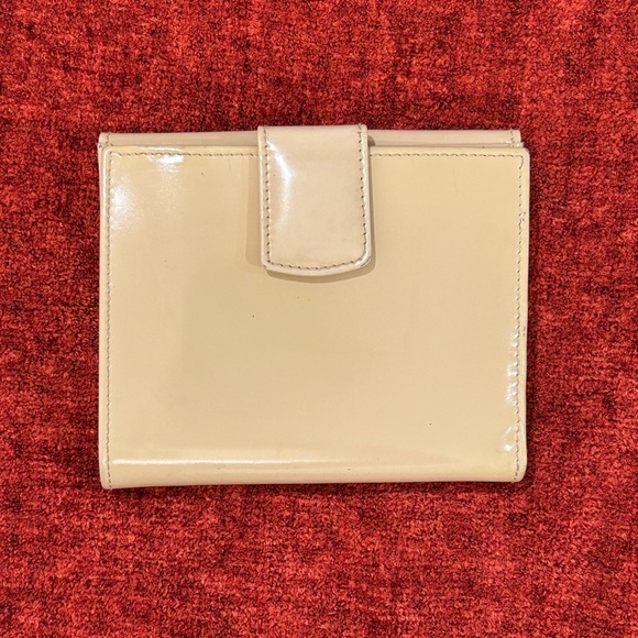 Gucci patent leather bifold wallet - Picture 2 of 8